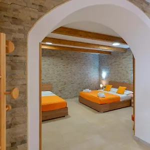  Affittacamere Domos La Corte Ghibellina Italia